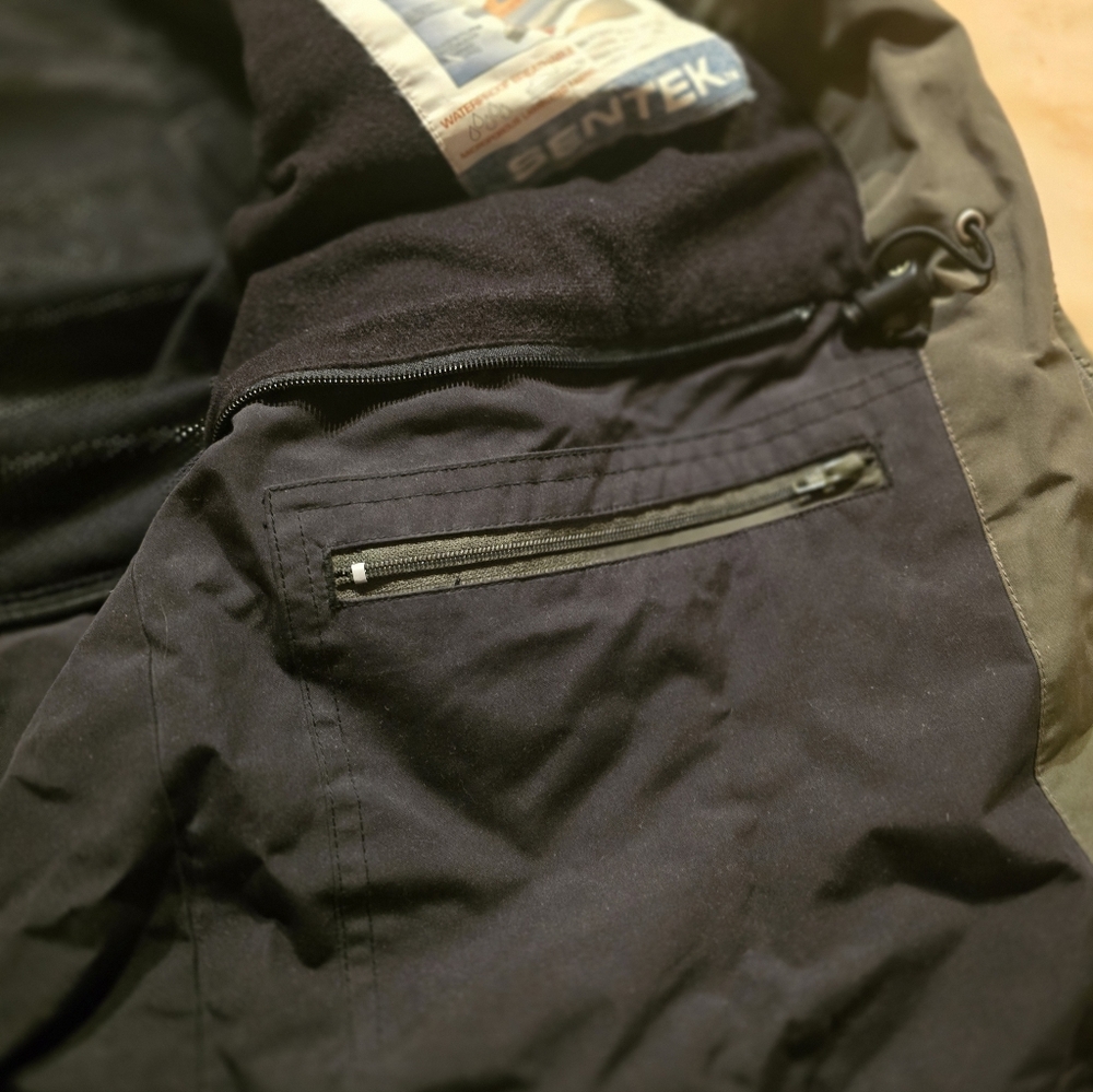 Snowboard Jacket - Picture 11 of 14